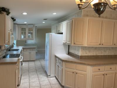 Photo 3 of 15 of home located at 1606 Tahiti Circle Davenport, FL 33897