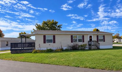 Photo 1 of 10 of home located at 297 Blue Oak Drive Coopersville, MI 49404