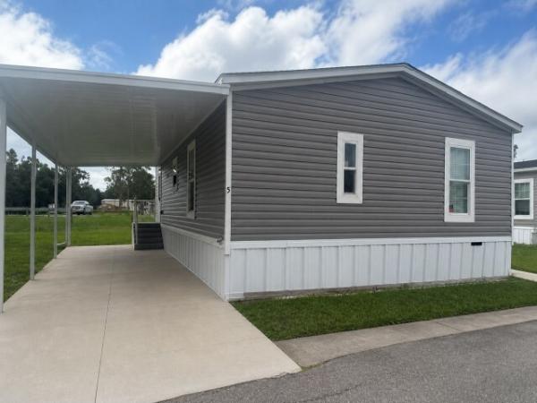 Photo 1 of 2 of home located at 5 Wear Street Lakeland, FL 33815