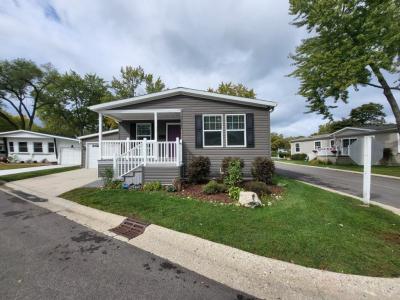 Photo 1 of 20 of home located at 1132 Lakewood Road Elgin, IL 60123