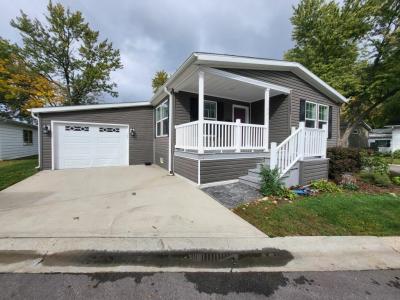 Photo 2 of 20 of home located at 1132 Lakewood Road Elgin, IL 60123