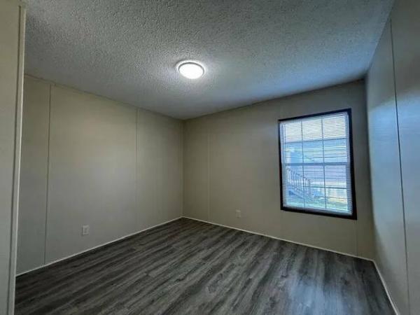 2017 LH168032LF  Home
