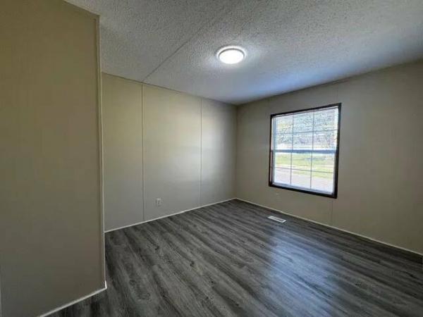 2017 LH168032LF  Home