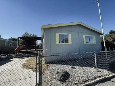 Photo 3 of 40 of home located at 122 Farmington Way Fernley, NV 89408