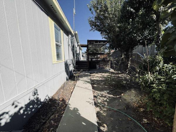 1994 SKYLINE WOOD MANOR Manufactured Home