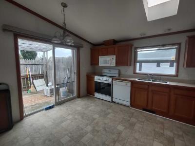Photo 5 of 15 of home located at 245 Clairborne Dr. #625 White Lake, MI 48383