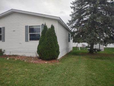 Photo 2 of 15 of home located at 245 Clairborne Dr. #625 White Lake, MI 48383