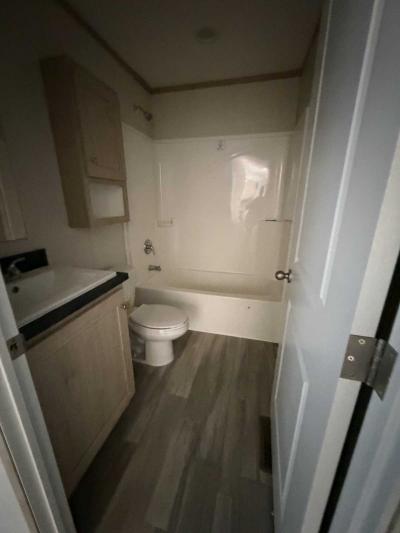 Photo 4 of 8 of home located at 25 Waterford Glen Bucyrus, OH 44820