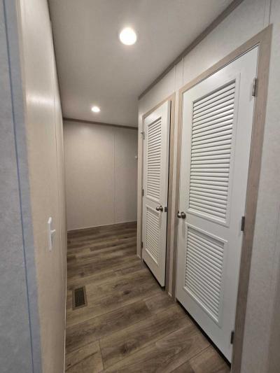 Photo 3 of 8 of home located at 1496 West 4th Ave Mansfield, OH 44906