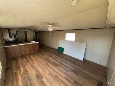 Photo 3 of 14 of home located at 95 Spurlin Trailer Court Richmond, KY 40475