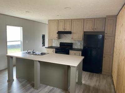 Photo 4 of 13 of home located at 14 Woodland Park Road Waverly, OH 45690