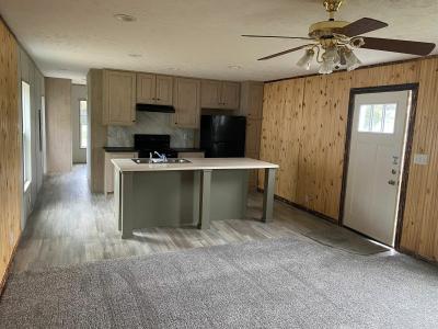 Photo 5 of 13 of home located at 14 Woodland Park Road Waverly, OH 45690