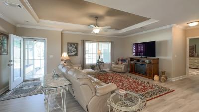 Photo 4 of 20 of home located at 944 W Norman St Lady Lake, FL 32159