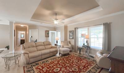Photo 5 of 20 of home located at 944 W Norman St Lady Lake, FL 32159