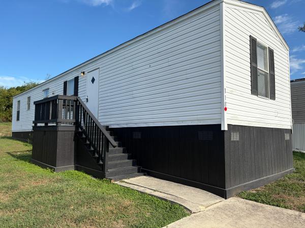 2005 Cavalier Homes Mobile Home For Sale