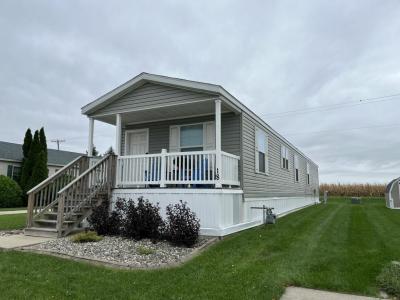 Photo 3 of 6 of home located at 18 Drake Lane Beecher, IL 60401