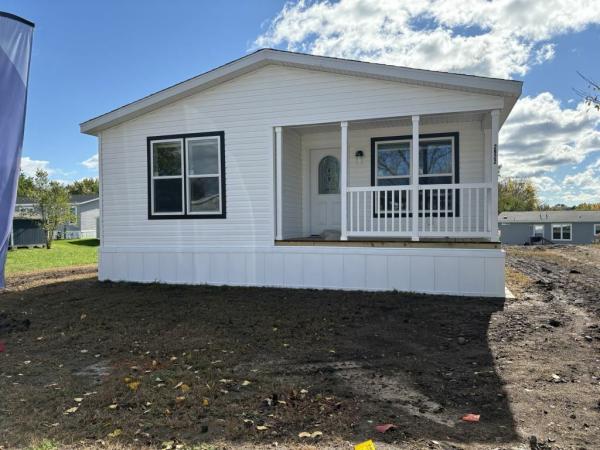 2027 Skyline - Lancaster St. Charles Mobile Home