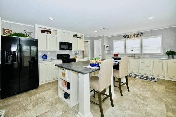 Photo 1 of 2 of home located at 9605 W Us Highway 90 Lot #475 San Antonio, TX 78245