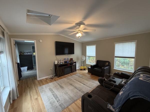 2001 Burlington M-1542-JB Mobile Home