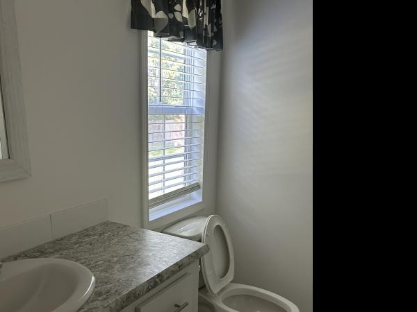 2023 Homes of Merit Community HOMCS-HC4522B Mobile Home