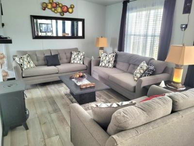 Photo 3 of 20 of home located at 5843 Naples Dr Zephyrhills, FL 33540