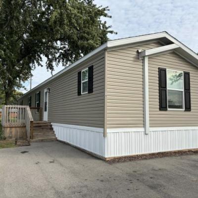 Mobile Home at 27 Crestwood Drive #0014 Middletown, IN 47356