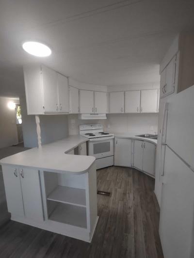 Photo 4 of 13 of home located at 5412 Nicole Dr. #139 White Lake, MI 48383
