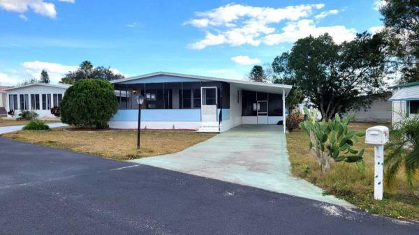 Photo 1 of 2 of home located at 217 Green Haven Rd. W Dundee, FL 33838