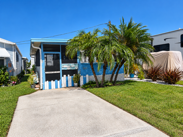 Photo 1 of 2 of home located at 31 Montego Drive Palmetto, FL 34221