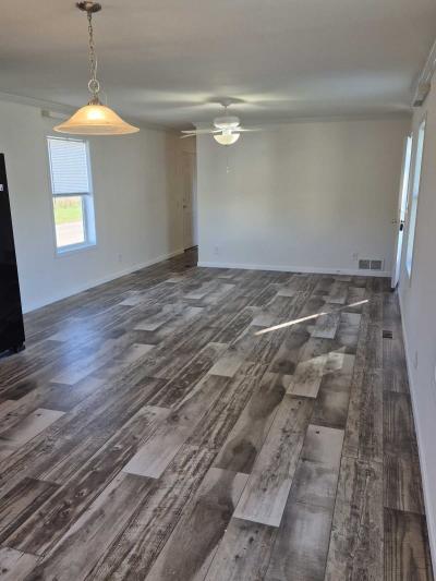 Photo 4 of 14 of home located at 1 Northwood Village New London, WI 54961