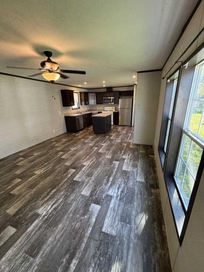 Photo 5 of 21 of home located at 290 Kathy Circle Jackson, MI 49202