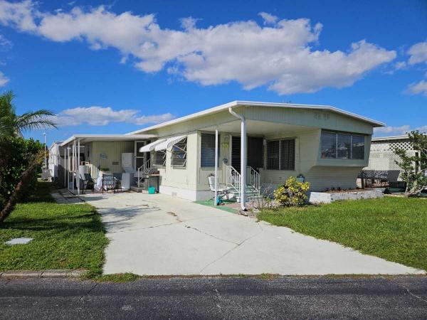 Photo 1 of 2 of home located at 508 44th Ave E, Lot G34 Bradenton, FL 34203