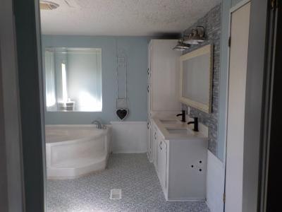 Photo 5 of 12 of home located at 11555 Culebra Road Site #429 San Antonio, TX 78253