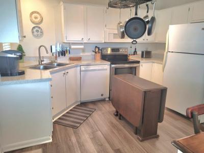 Photo 4 of 20 of home located at 41253 Xenon Way Zephyrhills, FL 33540