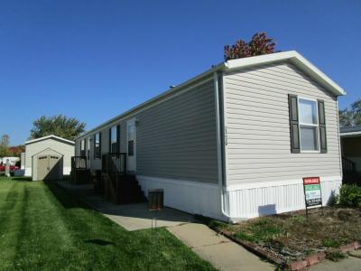Photo 2 of 15 of home located at 23630 Pine Drive Brownstown, MI 48174