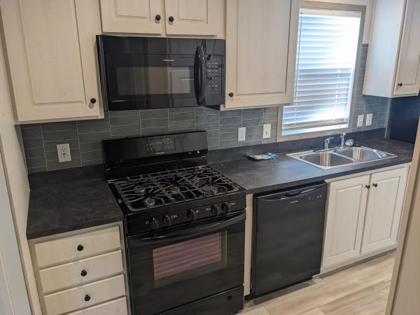 Photo 1 of 2 of home located at 300 Forrest Ave., Lot #79 Springfield, IL 62702