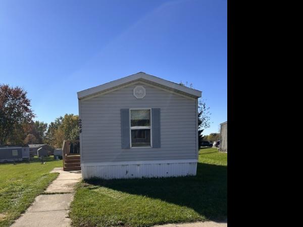 2000 Holly Park Mobile Home For Sale
