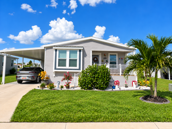 Photo 1 of 2 of home located at 3817 Vine Trail Ellenton, FL 34222