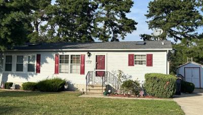 Mobile Home at 129 Briarwood Ct. Whiting, NJ 08759
