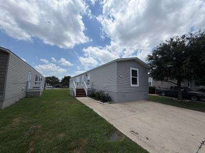 Photo 2 of 14 of home located at 5482 Tierra Alta Circle Del Valle, TX 78617