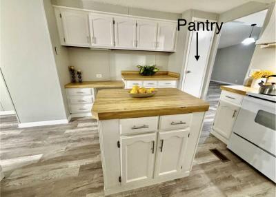 Photo 5 of 21 of home located at 826 State Route 131 Unit 77 Milford, OH 45150