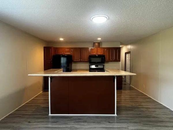 2017 LH168032LF  Home