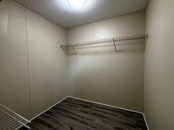 2017 LH168032LF  Home