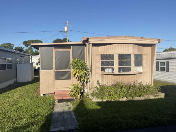 Photo 1 of 2 of home located at 7499 46th Ave N, #34 Saint Petersburg, FL 33709