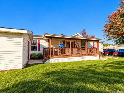 Photo 2 of 8 of home located at 6986 Chippewa Romulus, MI 48174