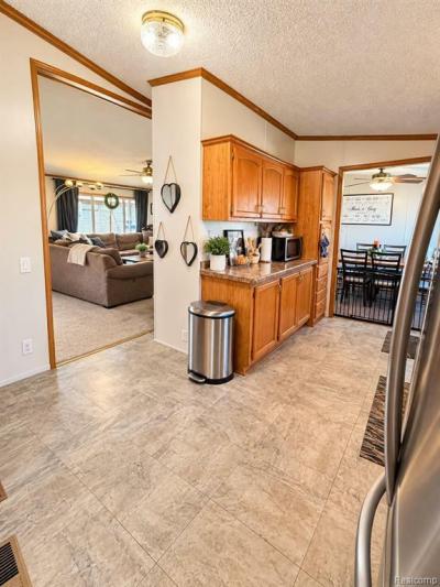Photo 4 of 8 of home located at 6986 Chippewa Romulus, MI 48174