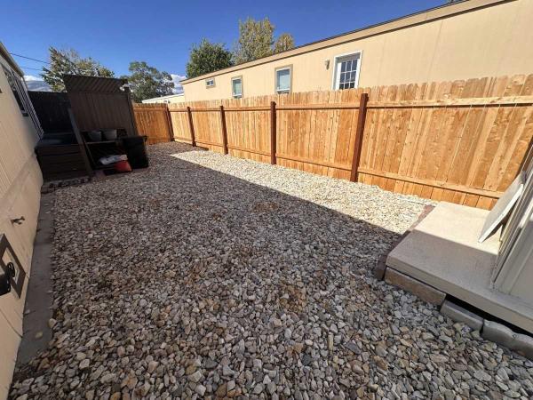 1971 HILLCREST Mobile Home