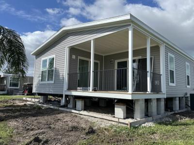 Photo 4 of 6 of home located at 7715 Laurel Way Ellenton, FL 34222