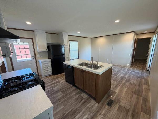 2023 35MYO16562AH23  Home