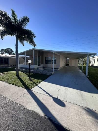 Photo 2 of 17 of home located at 13 Sunset Cir North Fort Myers, FL 33903